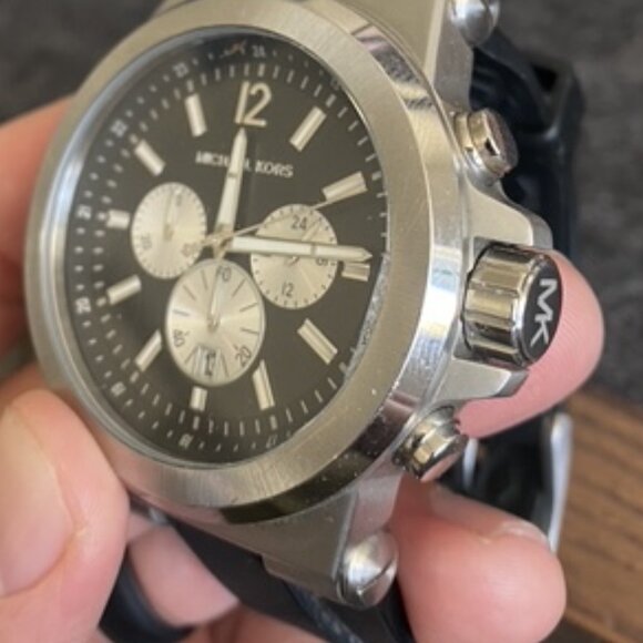 Michael Kors Dylan Watch - Picture 3 of 3